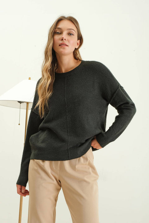 SOLID CREWNECK FRONT SEAM KNIT SWEATER