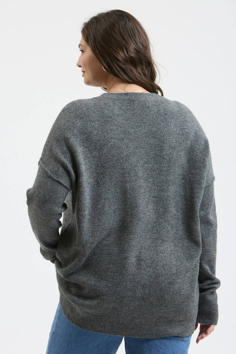 PLUS SOLID CREWNECK FRONT SEAM KNIT SWEATER