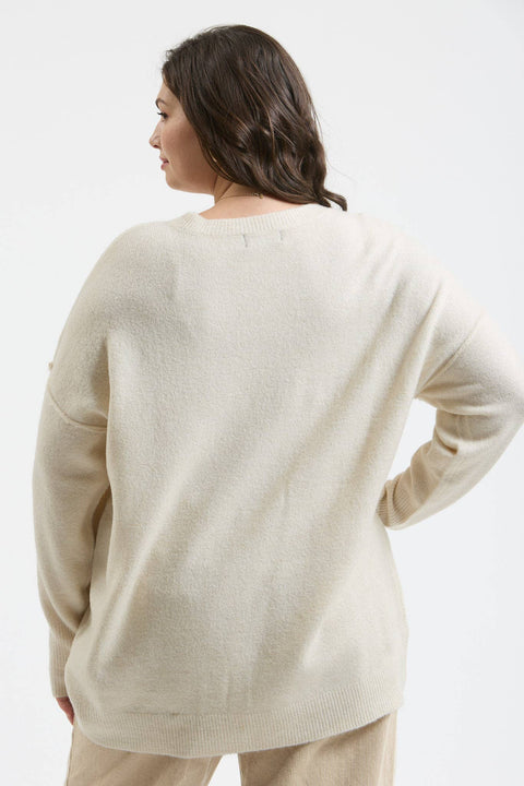 PLUS SOLID CREWNECK FRONT SEAM KNIT SWEATER