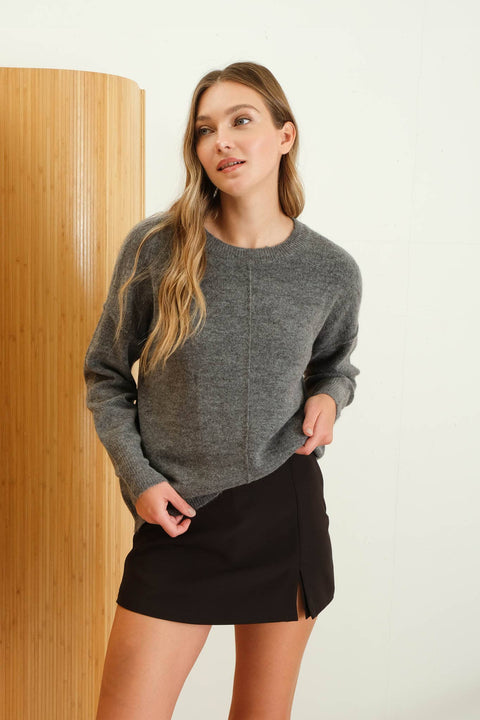 SOLID CREWNECK FRONT SEAM KNIT SWEATER