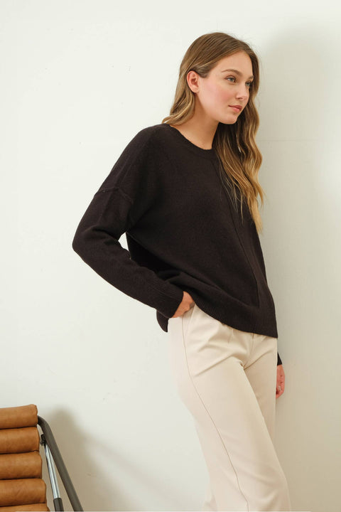 SOLID CREWNECK FRONT SEAM KNIT SWEATER